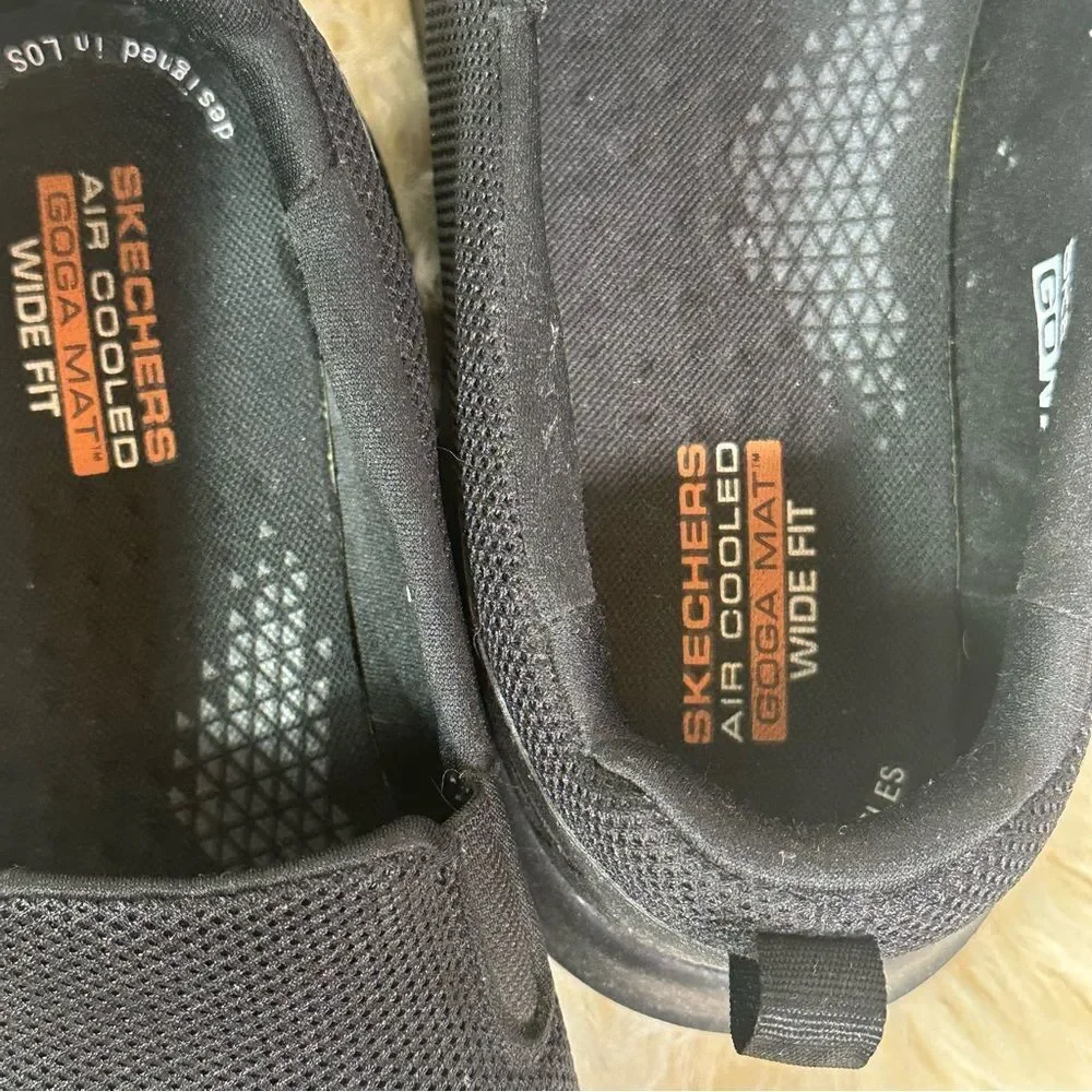 Skechers sleek black